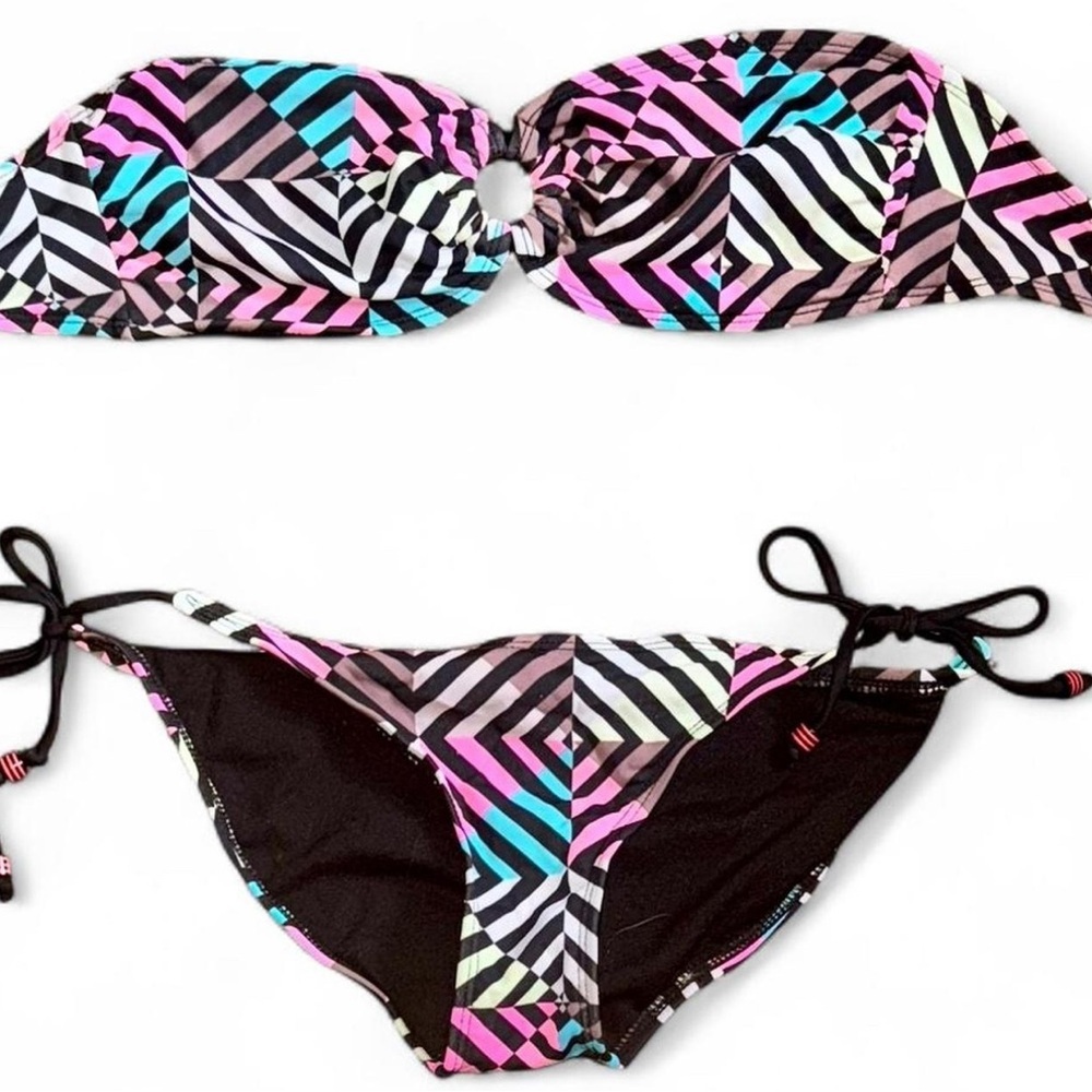 Geometric Patterned Bikini Set - Picture 2 of 4